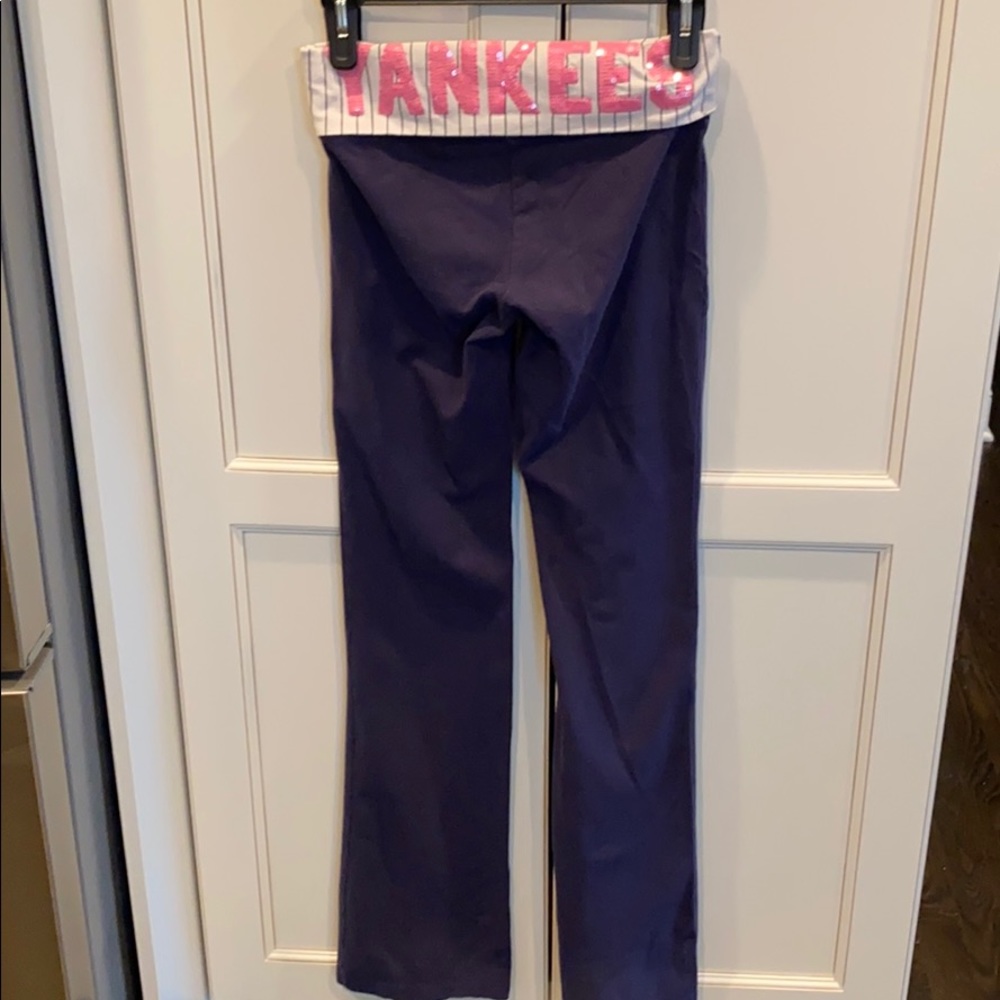 Victoria’s Secret Yankees yoga pants